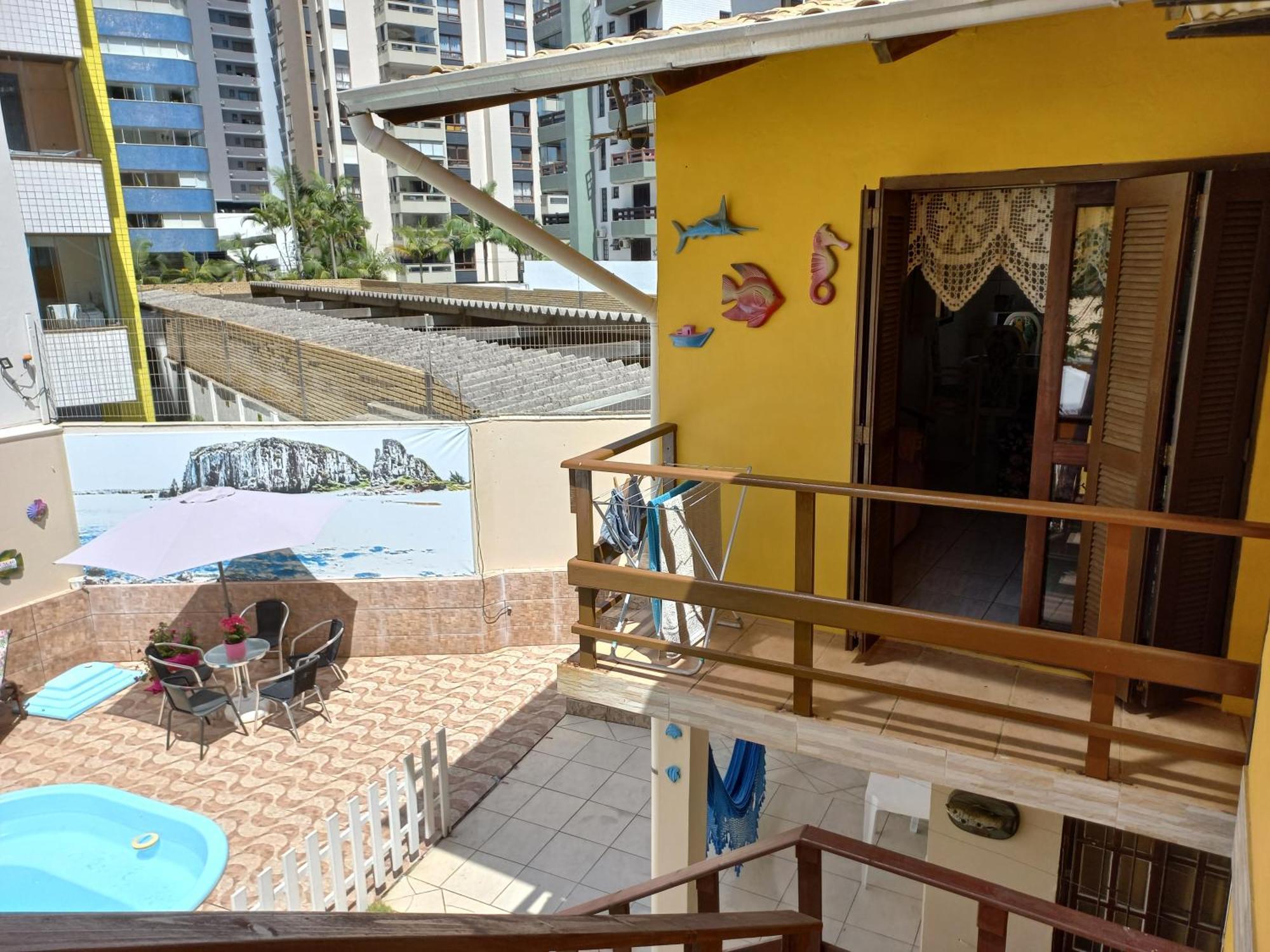 Cozinha Equipada Em Apartamento Para Alugar Em Torres Rs Apartamento Quarto foto